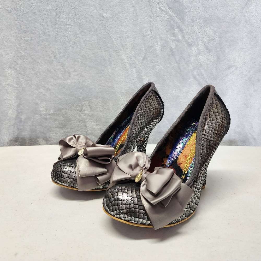 Irregular Choice Court Heel Womens Size 8 Nick of Time Silver Glitter Snake EU39